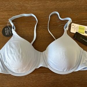 NWT Natori Liquid Full Fit Tshirt Bra